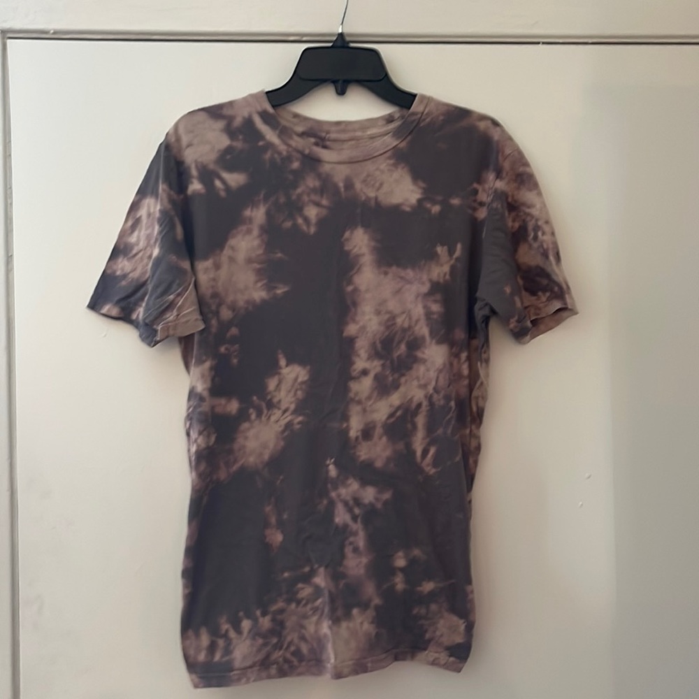 Pre-Owned Tie Dye T Shirt w Monogram on the Back